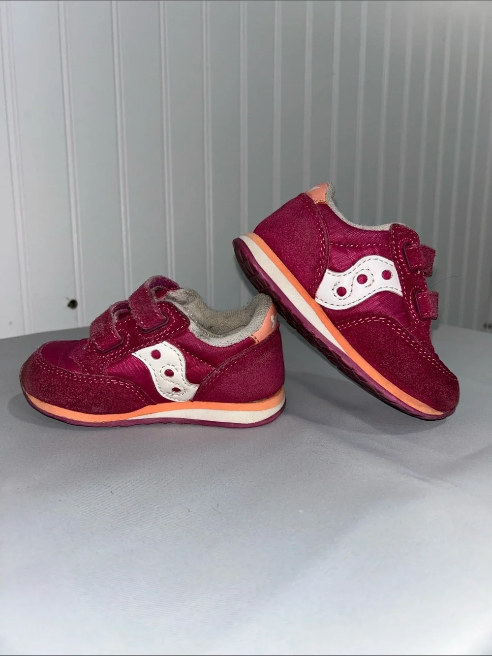 Saucony -JAZZ LOWPRO- Kids Dark Pink and Coral Velcro Sneakers SZ: 5M
